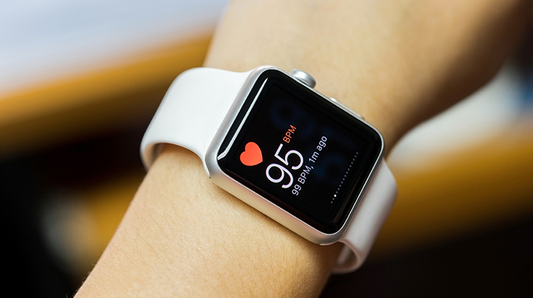 Smartwatch shows the wearer's heartrate is 95 bpm